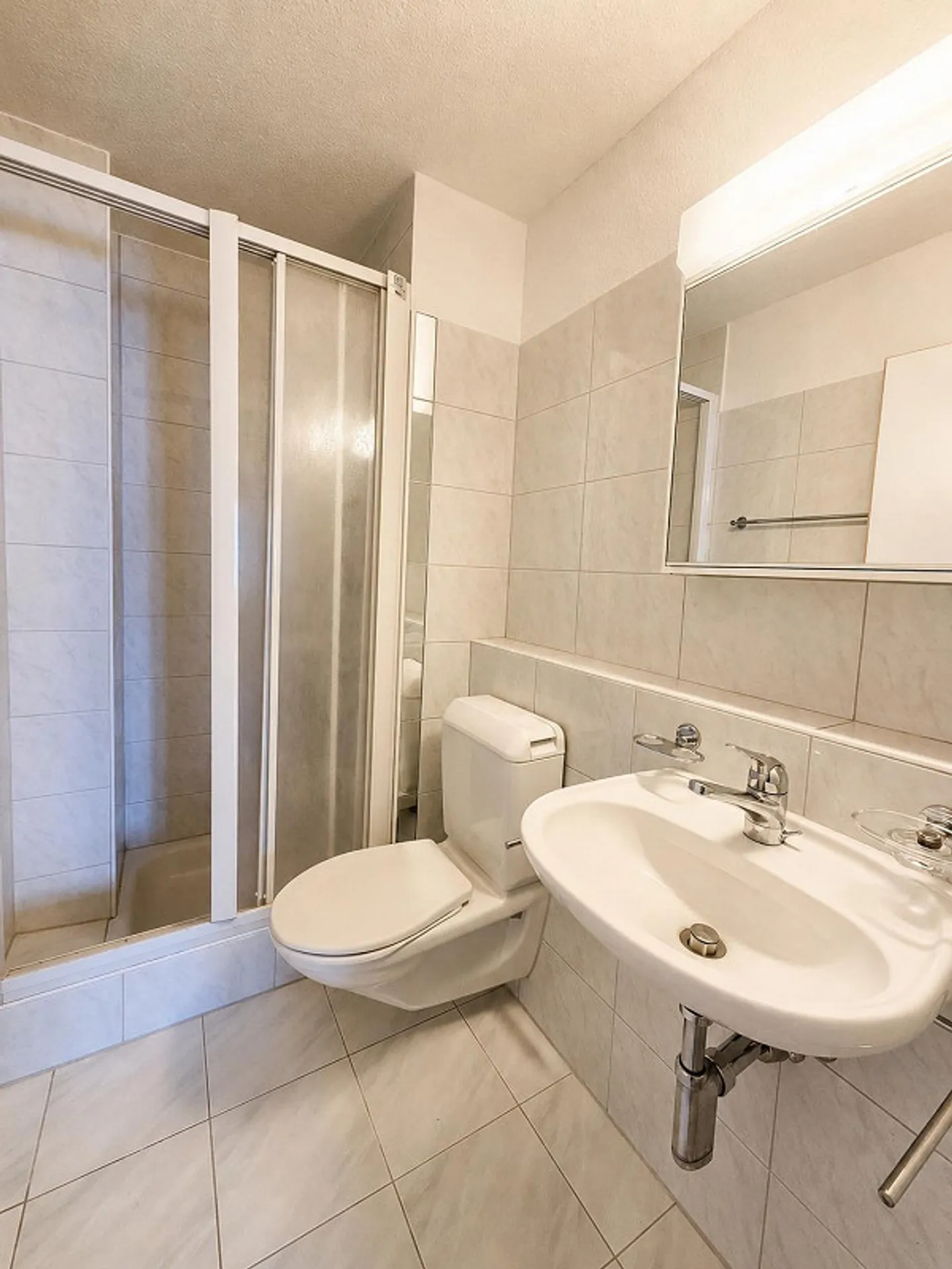 Appartement en duplex moderne de 5,5 pièces avec galerie à Gippingen AG - Photo 2 sur 15