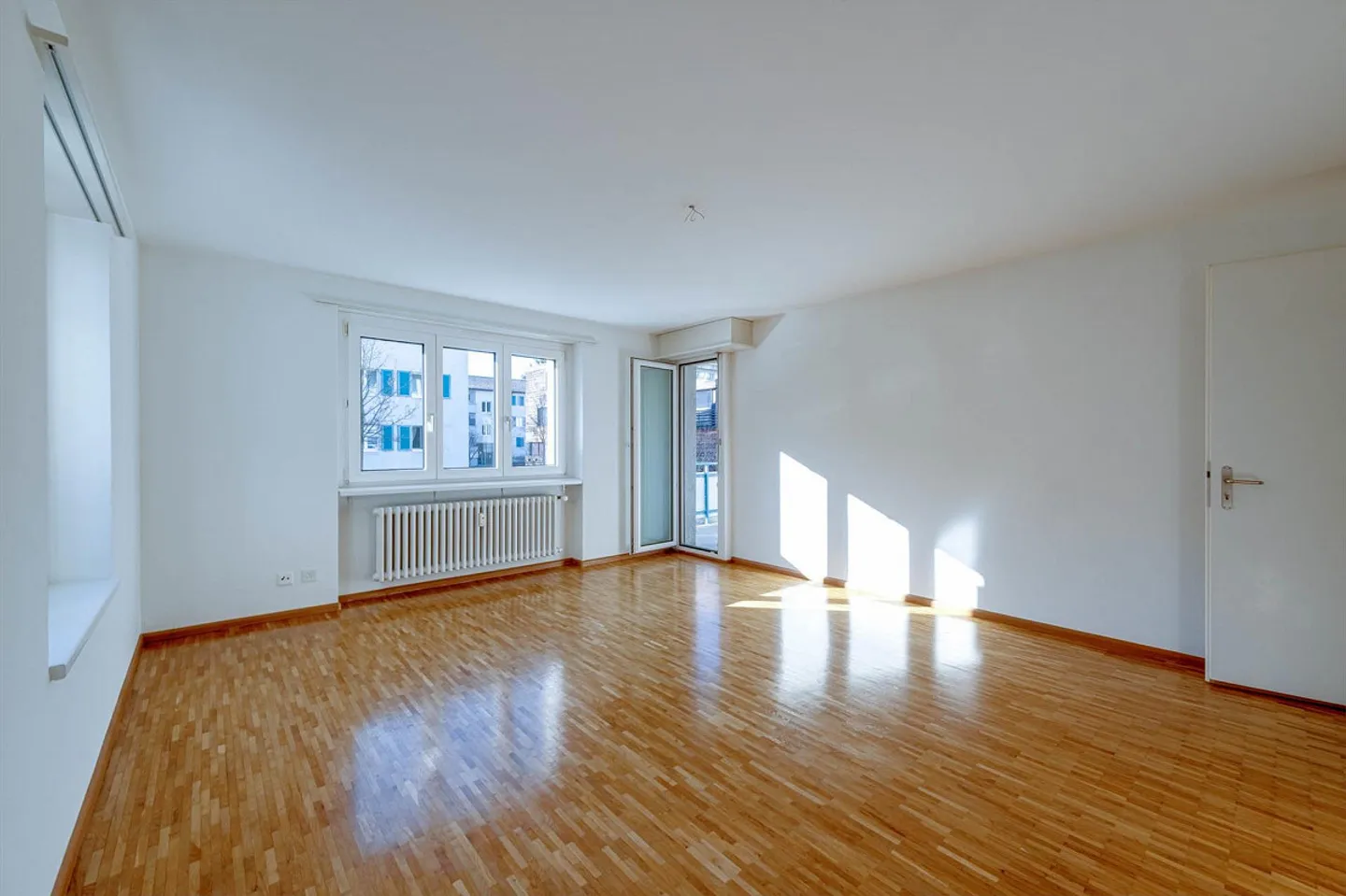 Zone résidentielle calme mais centrale - Photo 4 sur 8