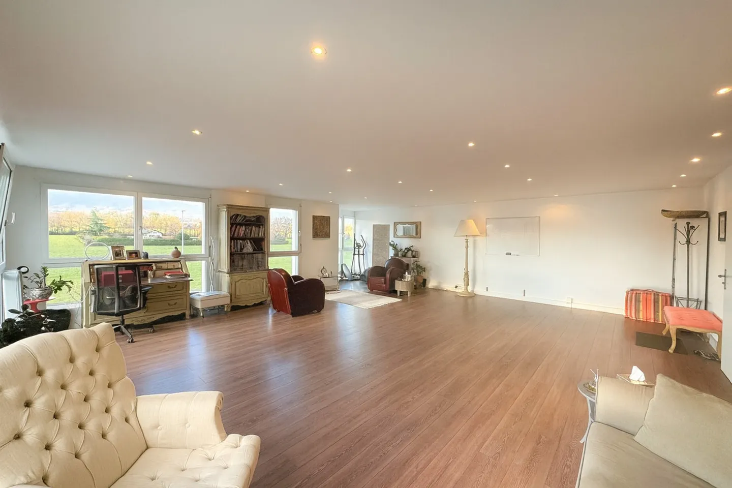 Ufficio spazioso e luminoso nelle alture di Nyon - Foto 1 di 7