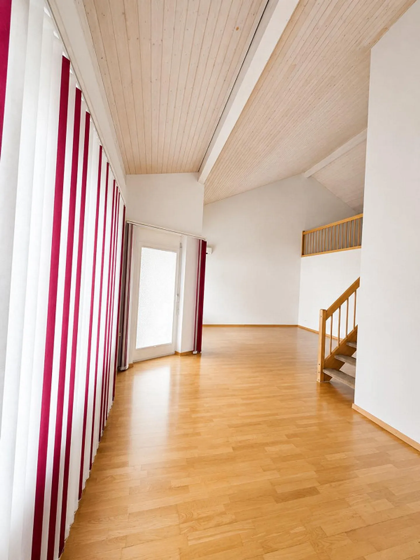 Appartement en duplex moderne de 5,5 pièces avec galerie à Gippingen AG - Photo 10 sur 15