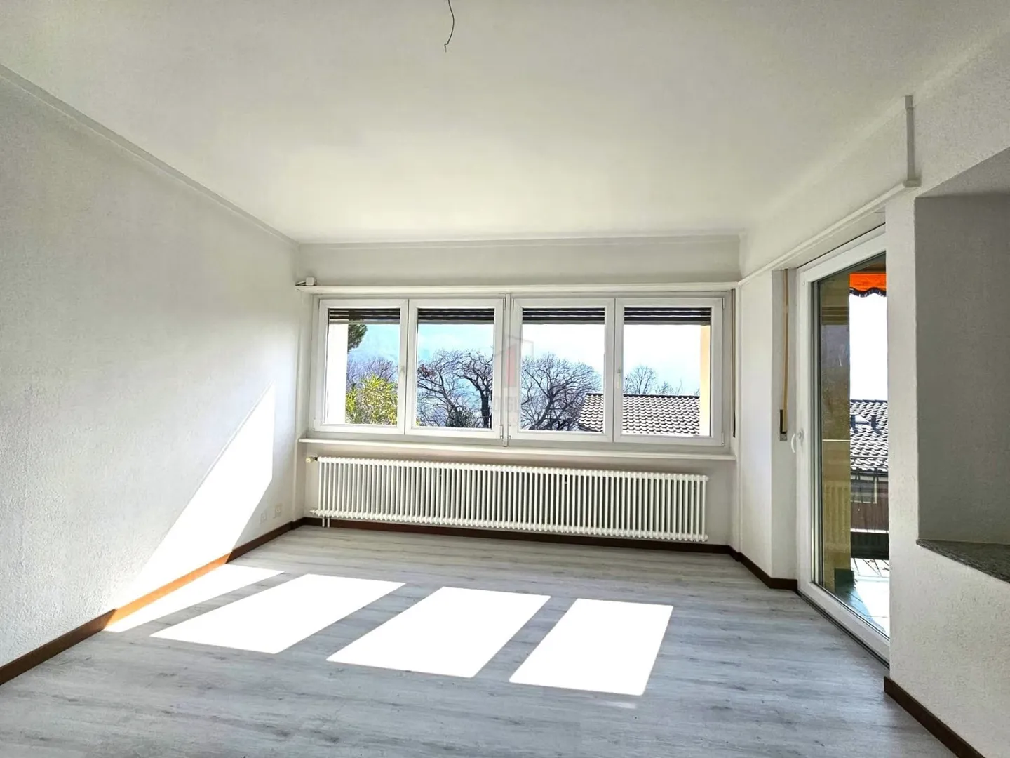 RENOVATED, SPACIOUS TERRACE AND SPLENDID VIEW - Photo 2 of 12