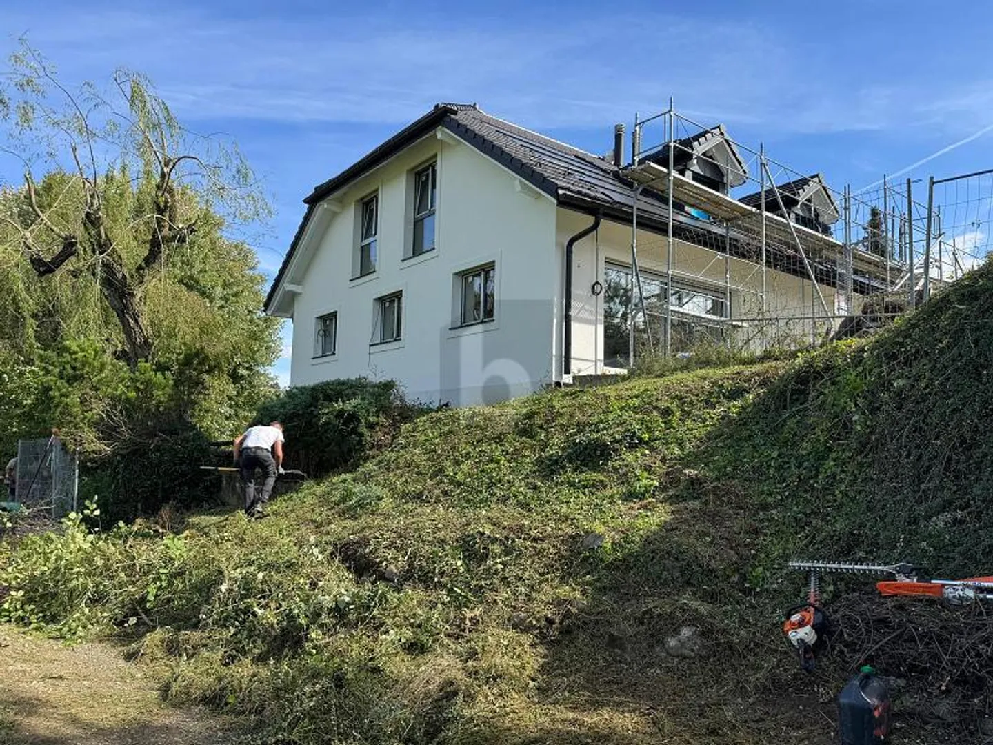 GIARDINO SPAZIOSO IN UN QUARTIERE TRANQUILLO (VILLA SUD-EST) - Foto 3 di 6