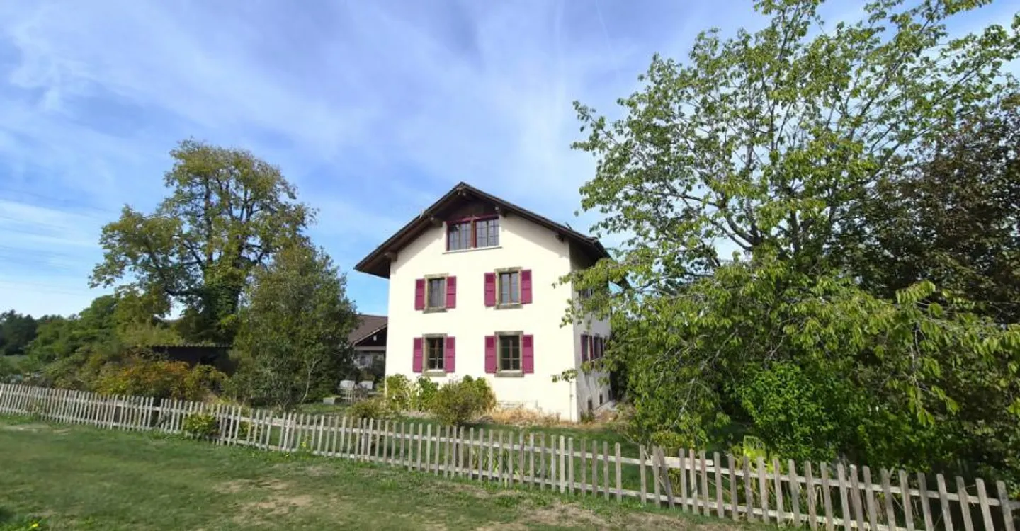 A character property in the green setting of the Lavaux Golf - Photo 3 of 10