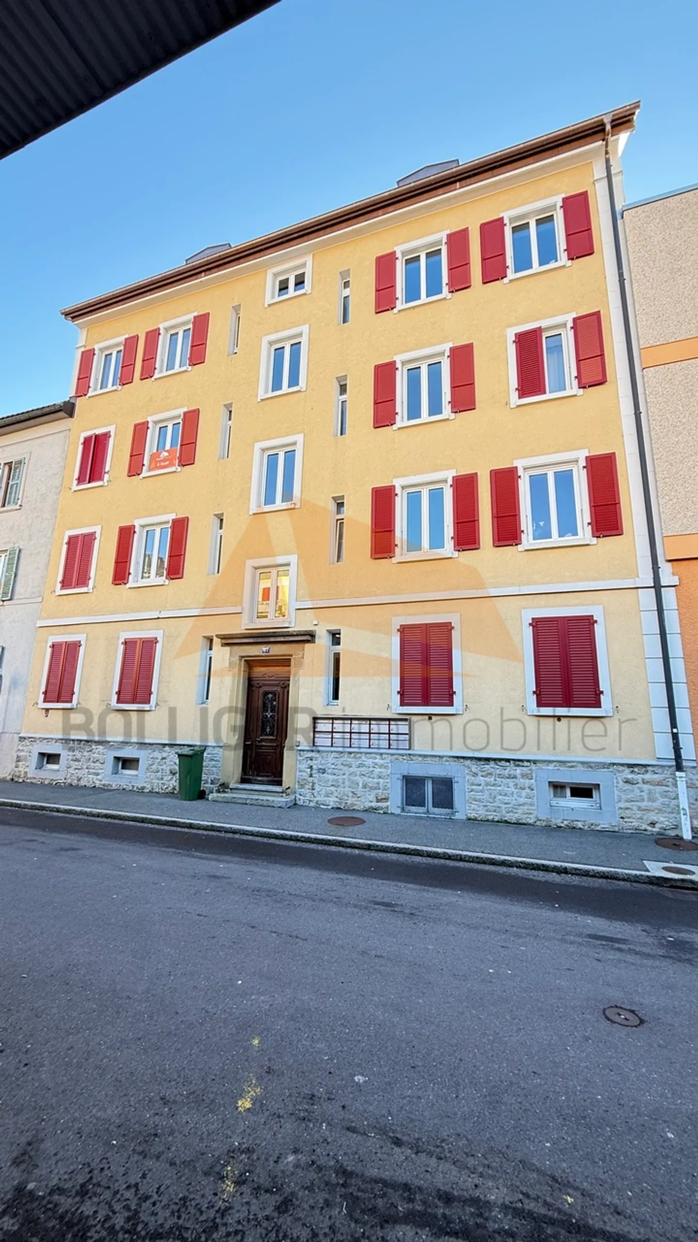 ZU VERKAUFEN 3-ZIMMER-WOHNUNG MIT BALKON - Foto 2 von 8