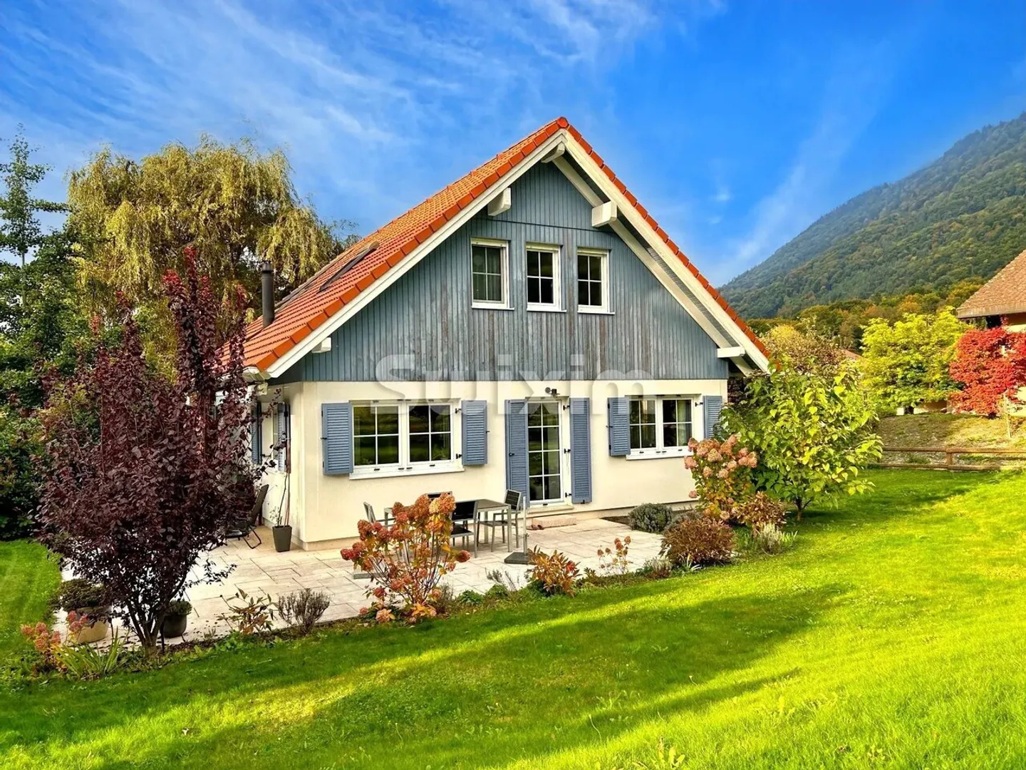 Ruhige, freistehende Villa mit großem Garten! - Foto 1 von 10
