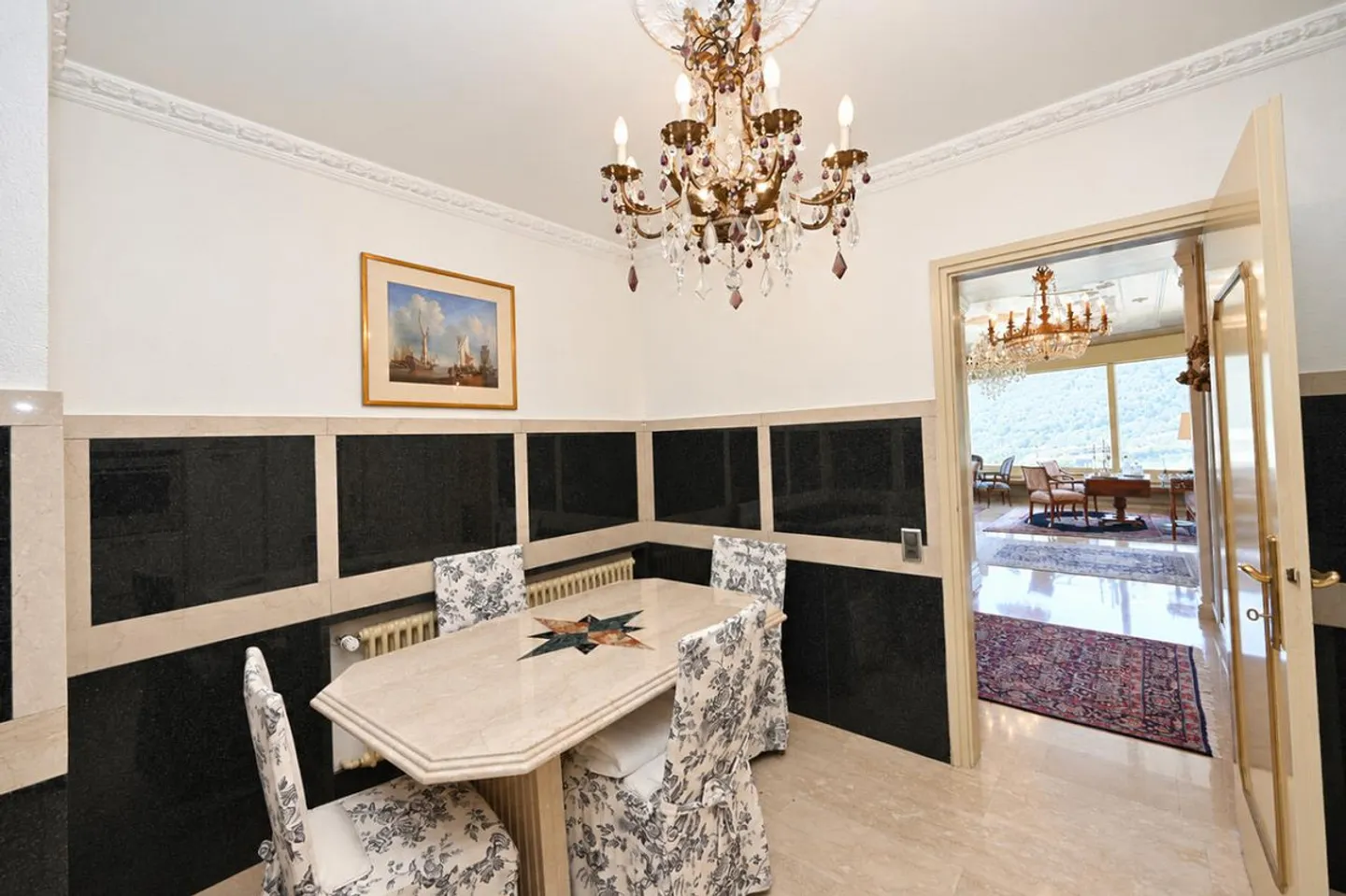 Elegant Villa with Lake View - Photo 13 of 30