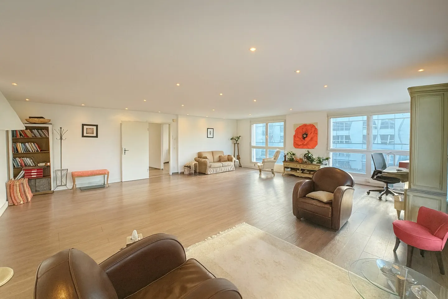 Ufficio spazioso e luminoso nelle alture di Nyon - Foto 2 di 7