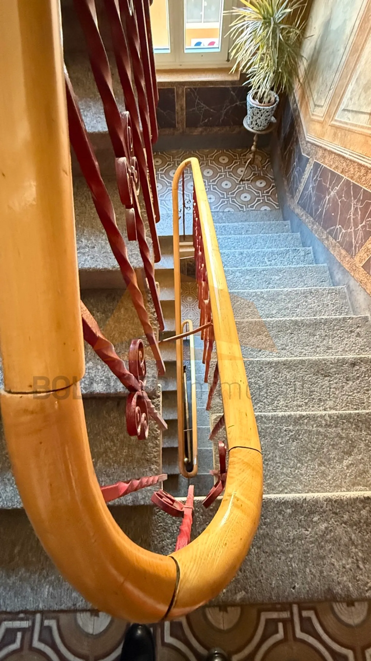 ZU VERKAUFEN 3-ZIMMER-WOHNUNG MIT BALKON - Foto 3 von 8