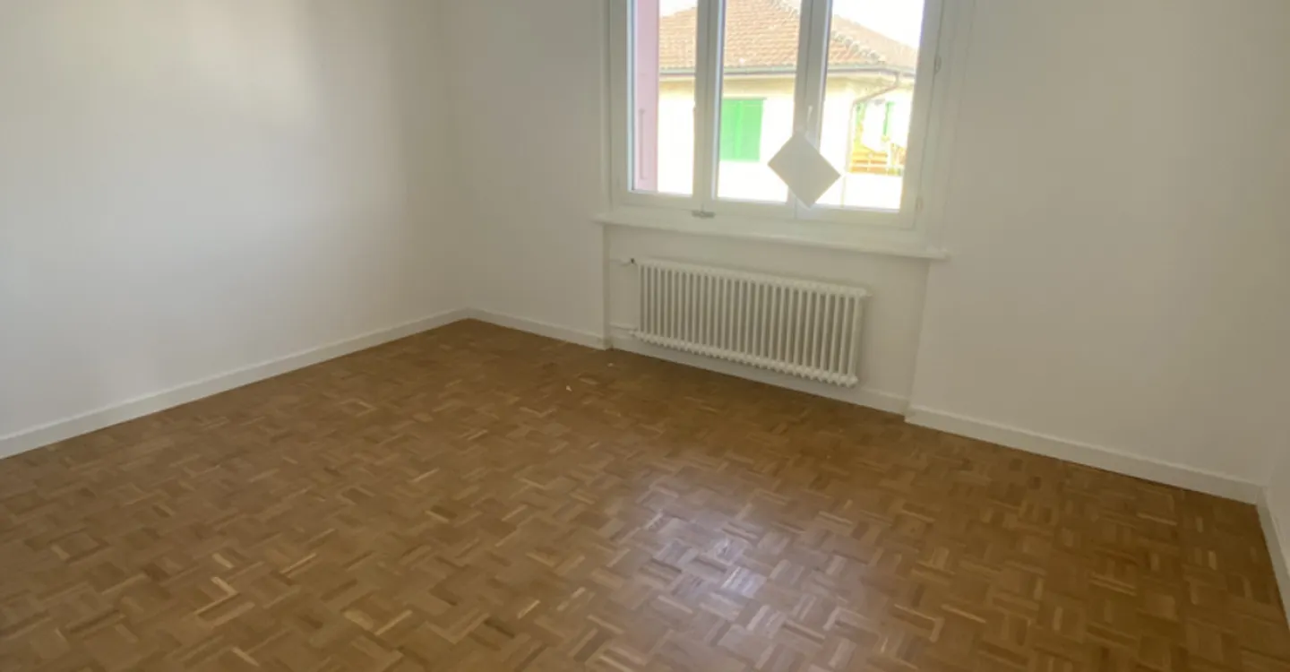 Appartement rénové de 3.5 pièces aux Tuileries de Grandson - Photo 4 of 7