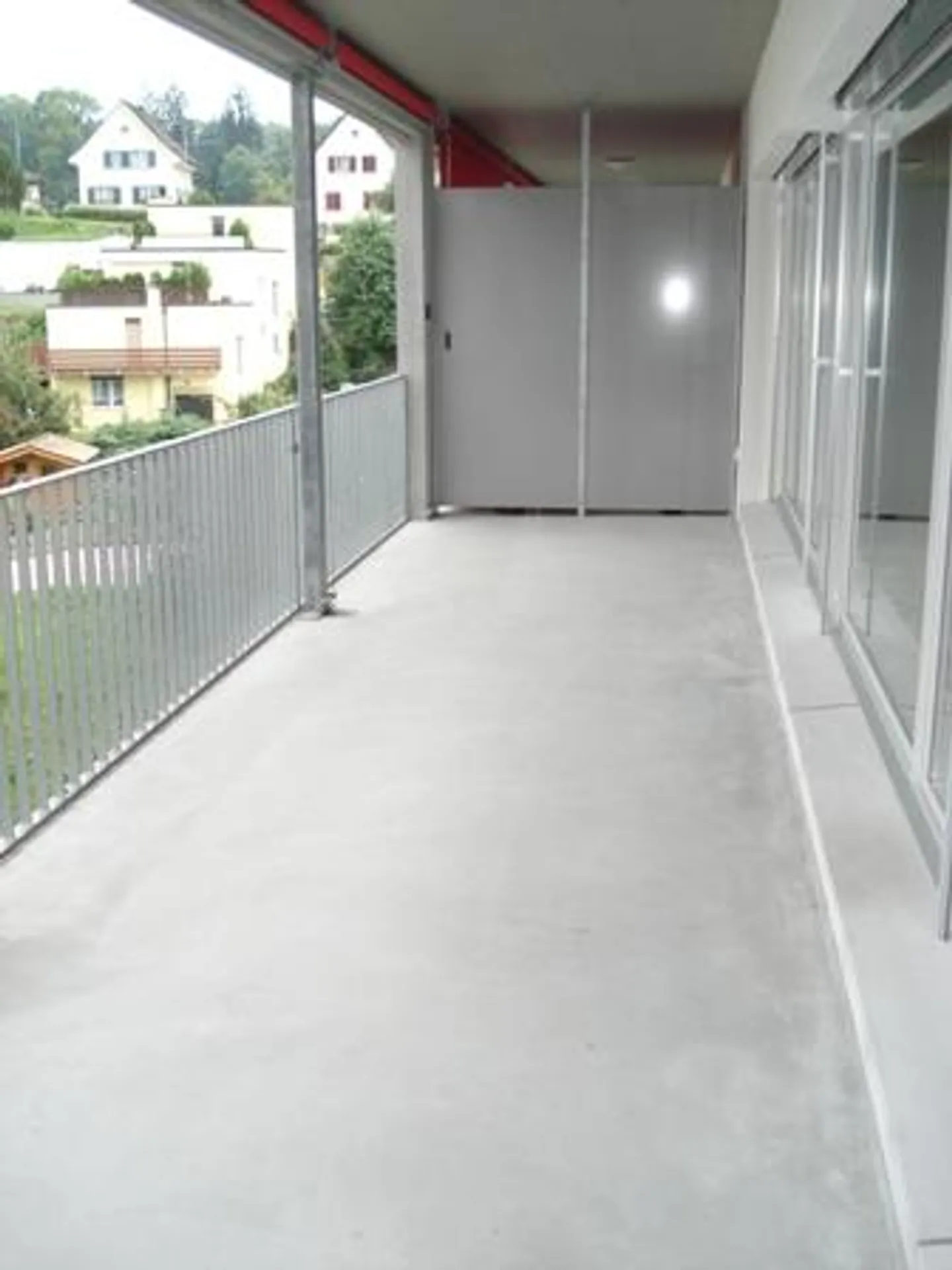 Bright, modern apartment with a very large balcony 30.9m2 - Photo 7 of 8