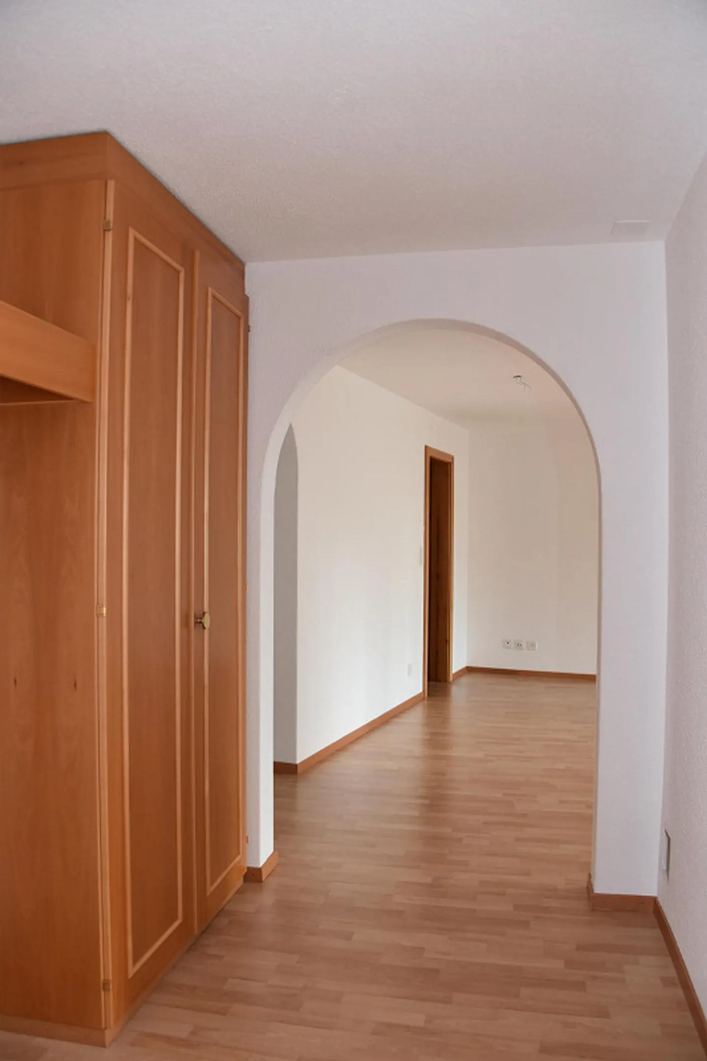 Grosszügige Wohnung mit Balkon - Foto 4 von 16