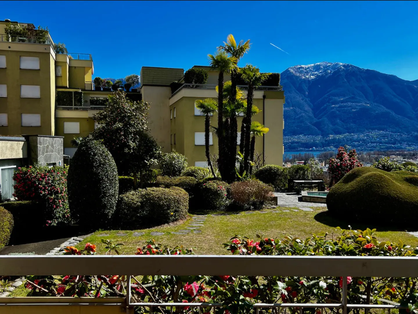 Appartement Charmant avec Vue sur le Lac - Photo 5 sur 26