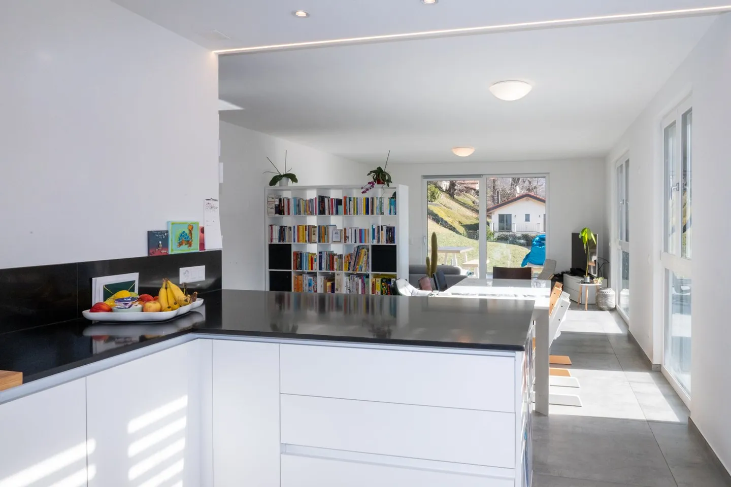 Bright 4.5-Room Apartment in Capriasca - Photo 4 of 14