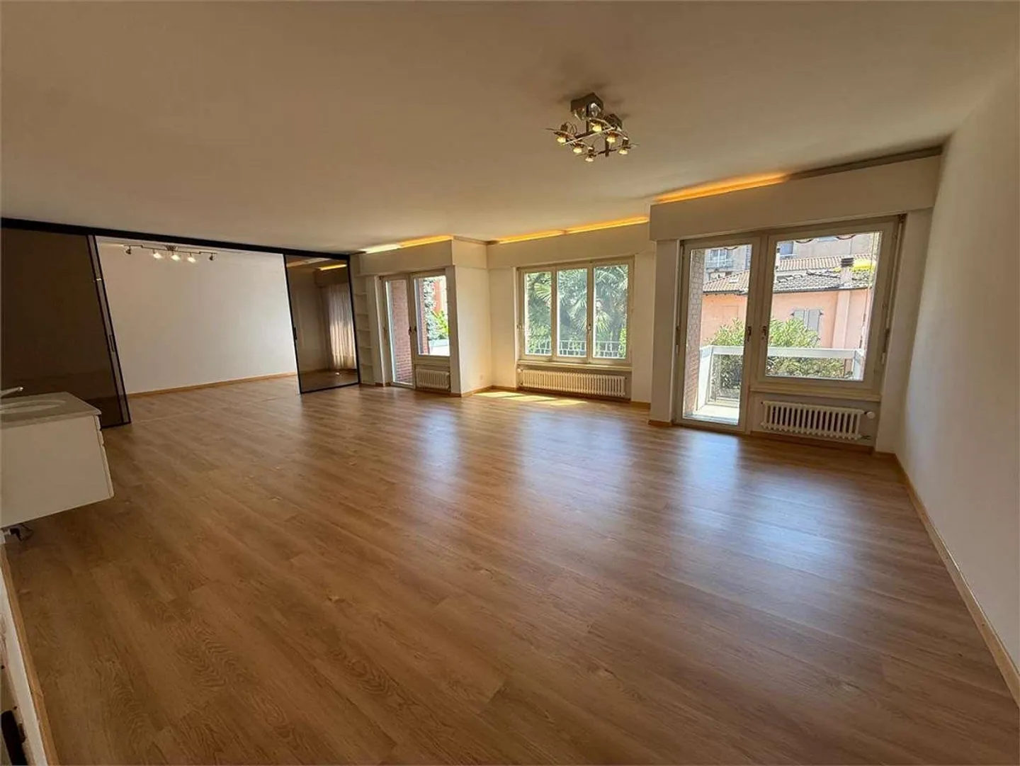 Lugano - Geräumige 4.5 Zimmer mit Doppelwohnzimmer und 5 Terrassen - Foto 1 von 13