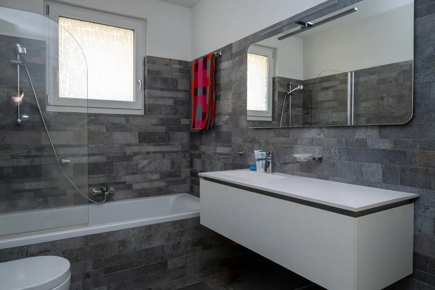 Bright 4.5-Room Apartment in Capriasca - Photo 11 of 14