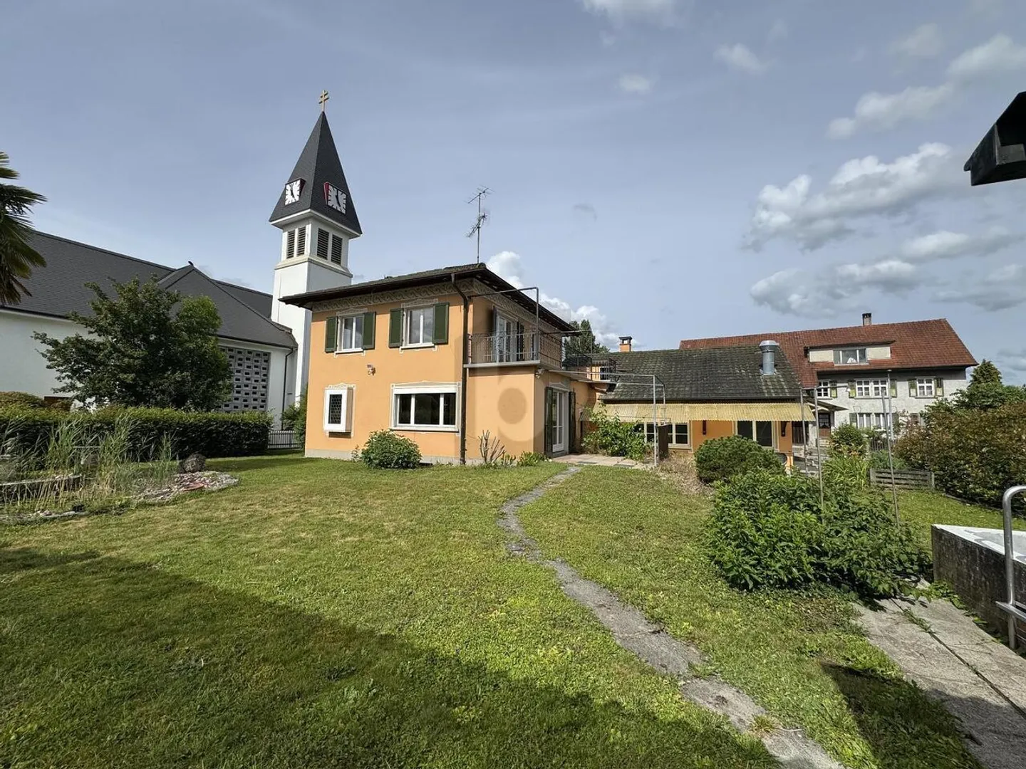 Incantevole paradiso familiare con piscina e giardino - Foto 1 di 6