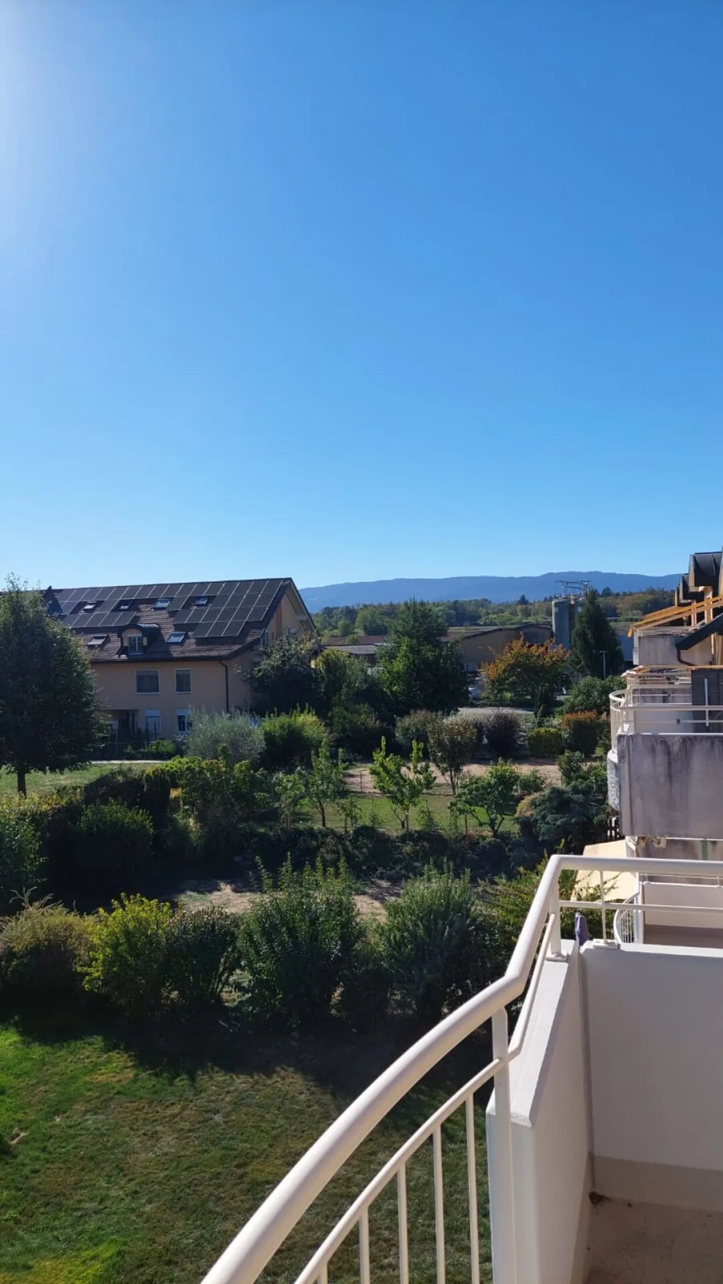 Appartamento all'Ultimo Piano con Vista Alpina - Foto 2 di 11