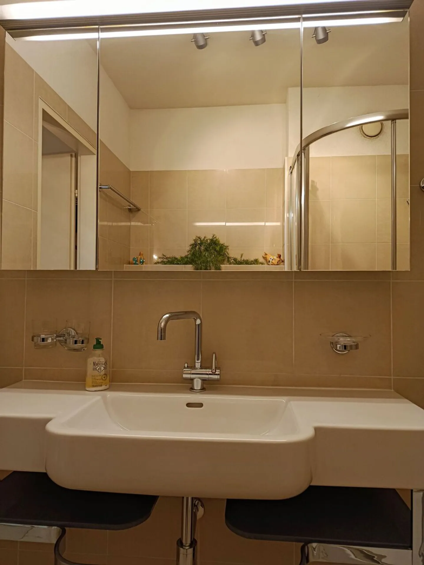 Appartement Charmant avec Vue sur le Lac - Photo 18 sur 26