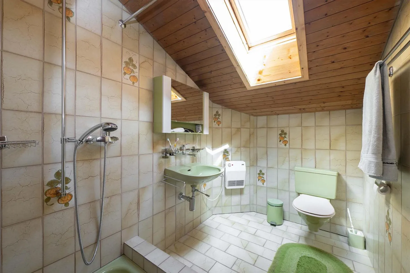 Sunny Single-Family Home - Photo 12 of 20