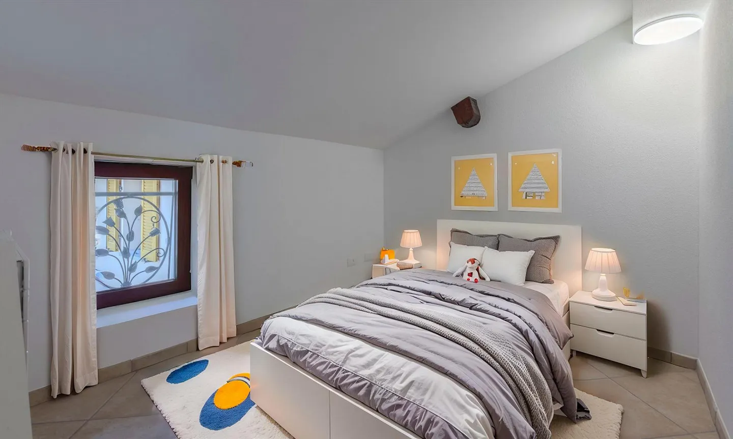 APPARTAMENTO QUADRILOCALE RISTRUTTURATO ALL'ULTIMO PIANO A SIGIRINO - Foto 6 di 9