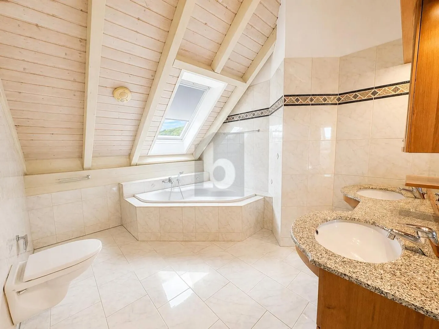THOUGHTFUL FLOOR PLAN AND LIGHT-FLOODED - Photo 3 of 6