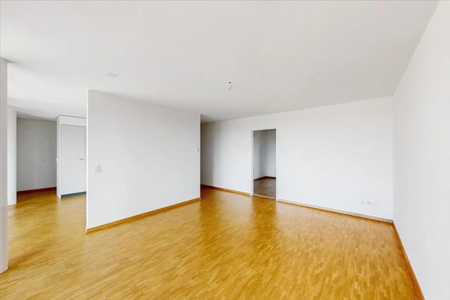 Bella appartamento con grande balcone - Foto 3 di 8
