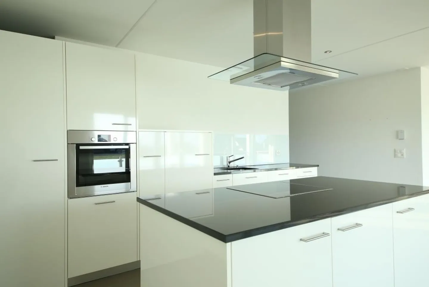 Modern Ground Floor 4.5 Room Apartment in Sax for Rent! - Photo 2 of 12