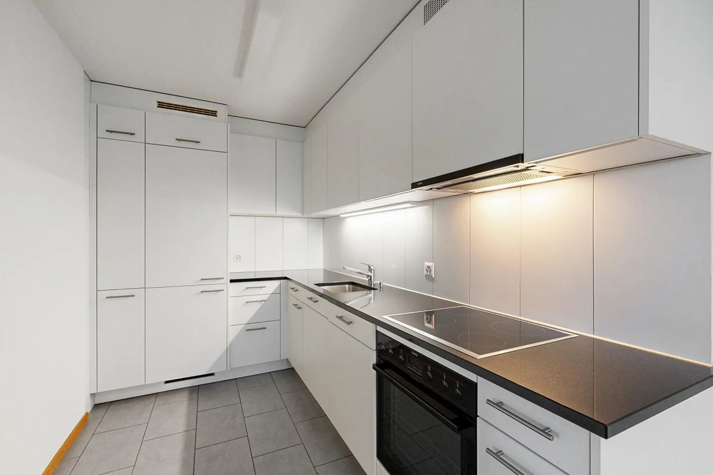 Modernes Apartment mit herrlicher Aussicht - Foto 3 von 11