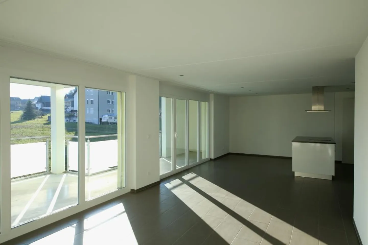 Modern Ground Floor 4.5 Room Apartment in Sax for Rent! - Photo 3 of 12