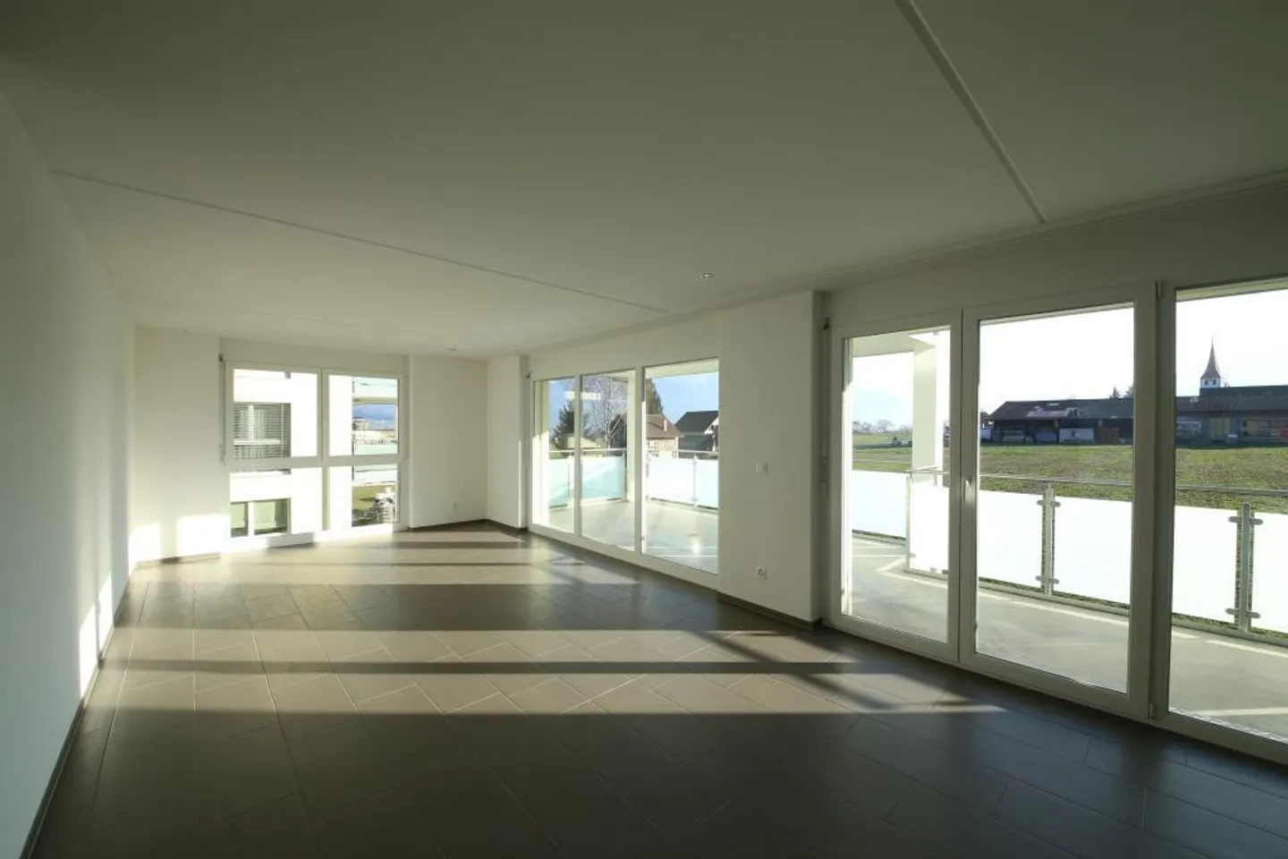 Modern Ground Floor 4.5 Room Apartment in Sax for Rent! - Photo 4 of 12