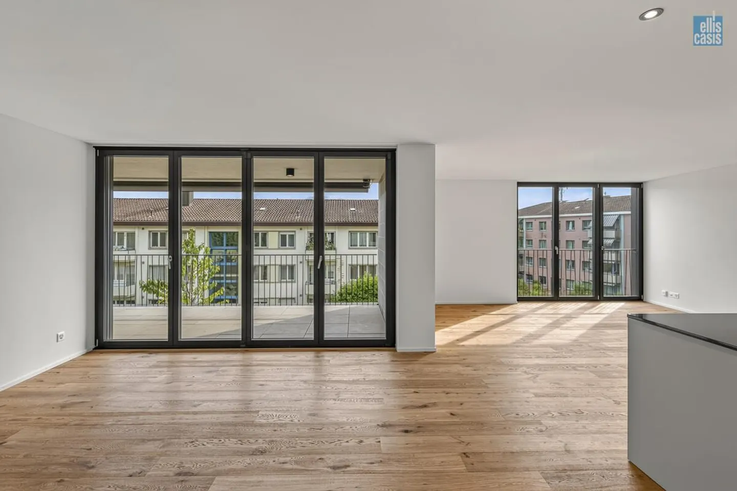 New 4.5-room terrace apartment with generous ancillary rooms! - Photo 4 of 17
