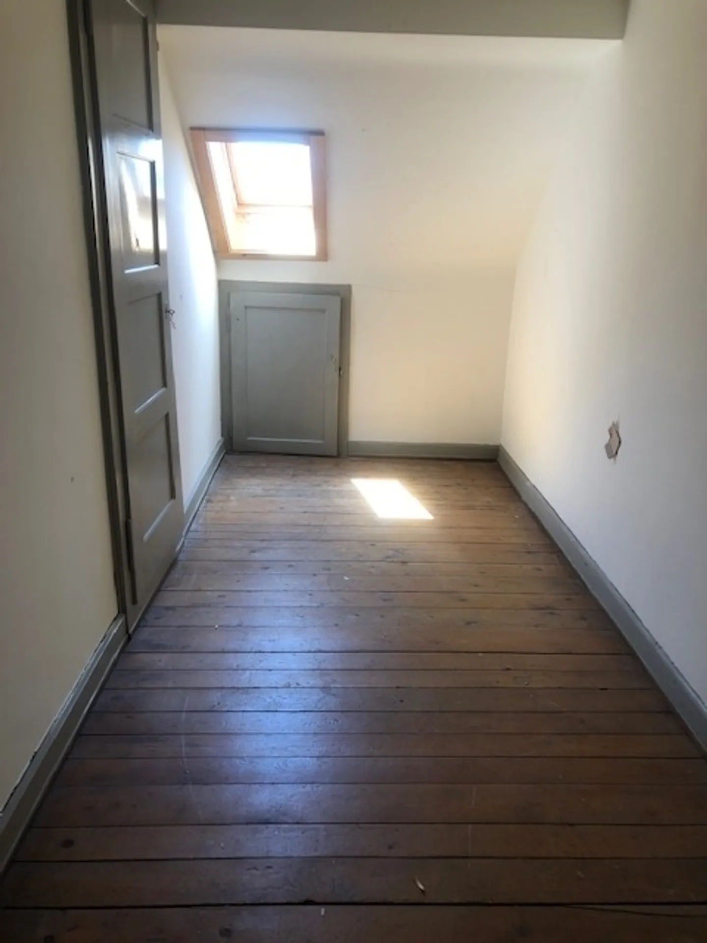 Attic in the best location in Küsnacht ZH - Photo 2 of 2