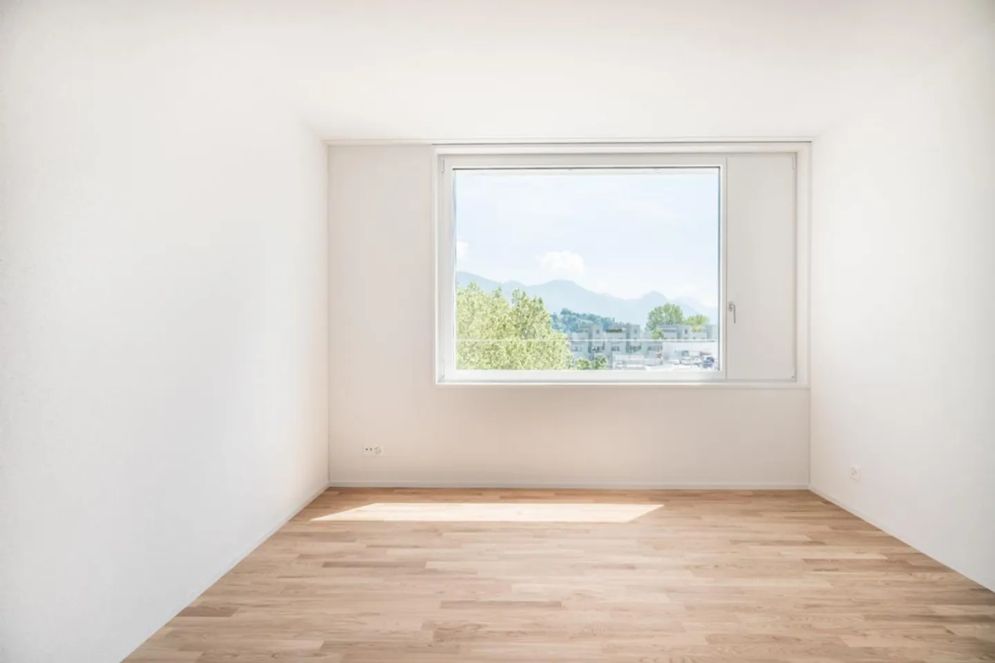 Wellness Oasis in the Schönbühl Quarter with a View of Lake and Mountains - Photo 7 of 8