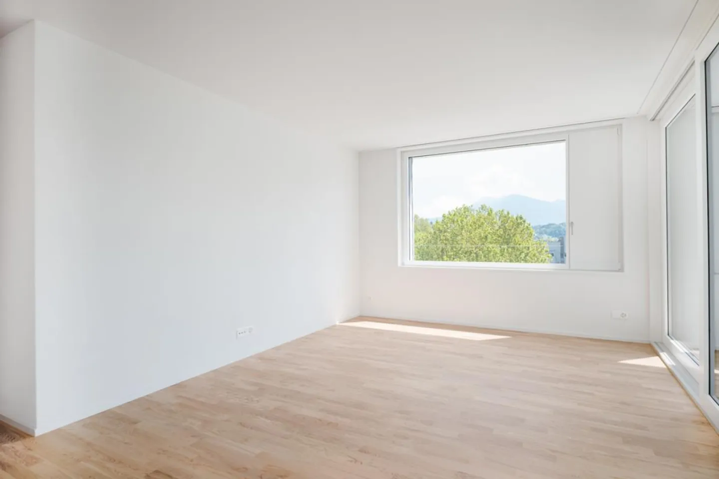 Wellness Oasis in the Schönbühl Quarter with a View of Lake and Mountains - Photo 5 of 8