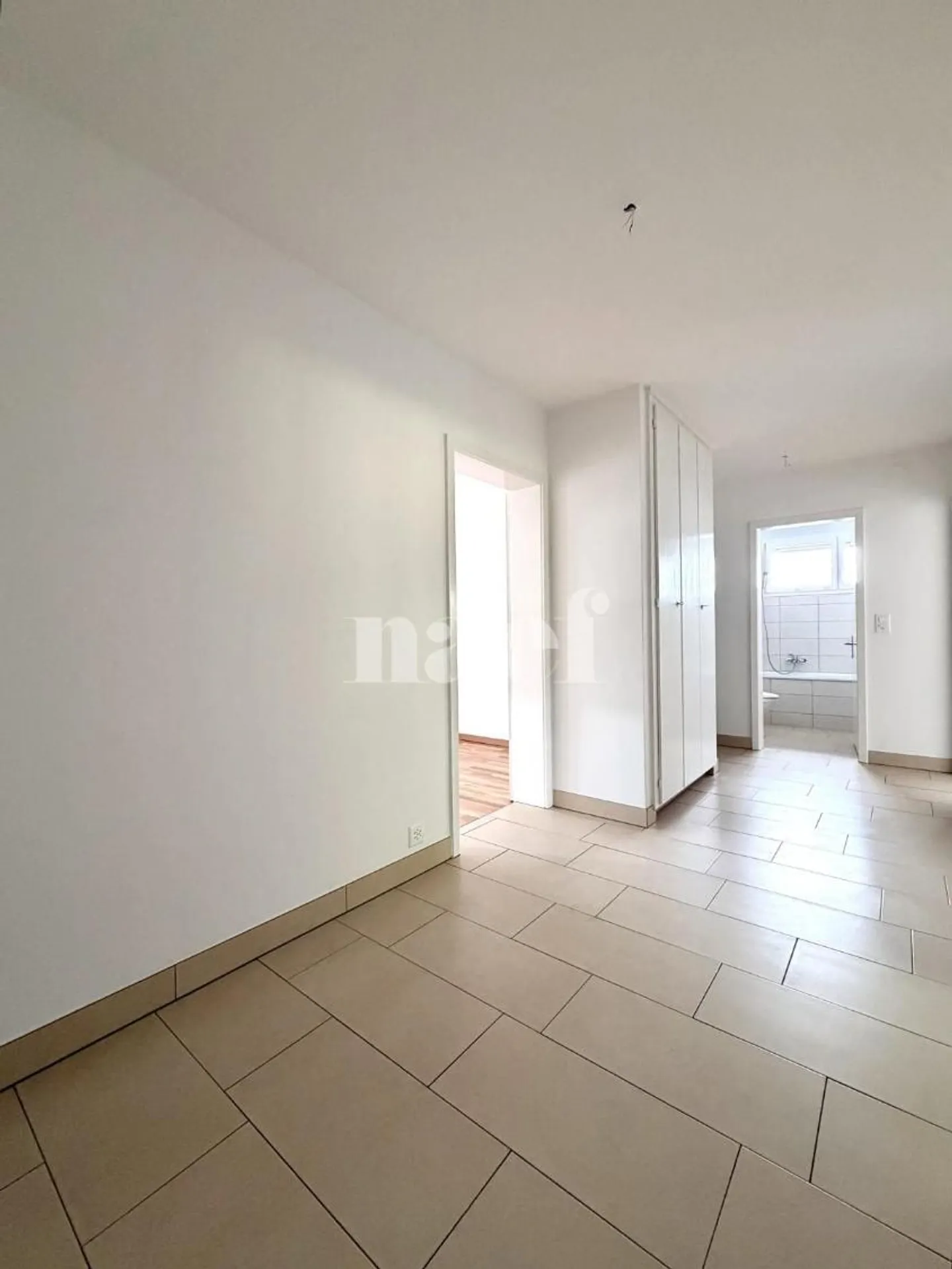 Beautiful 4-room apartment with unobstructed view and balcony - Photo 9 of 11