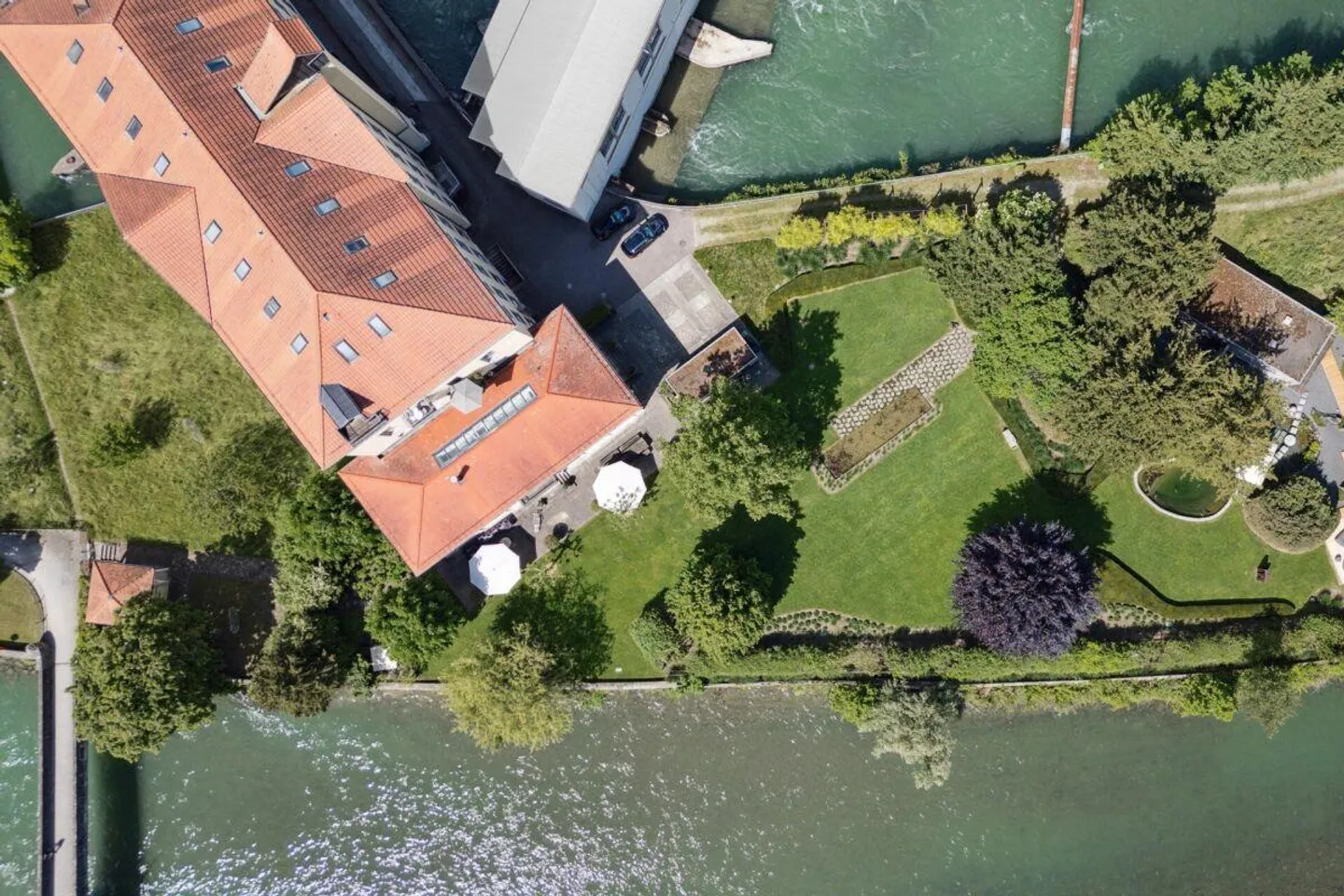 Factory Villa with Private Island on the Reuss - Photo 12 of 12
