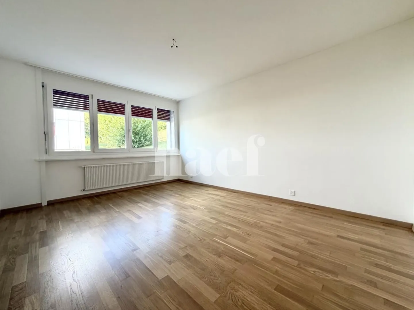 Beautiful 4-room apartment with unobstructed view and balcony - Photo 6 of 11