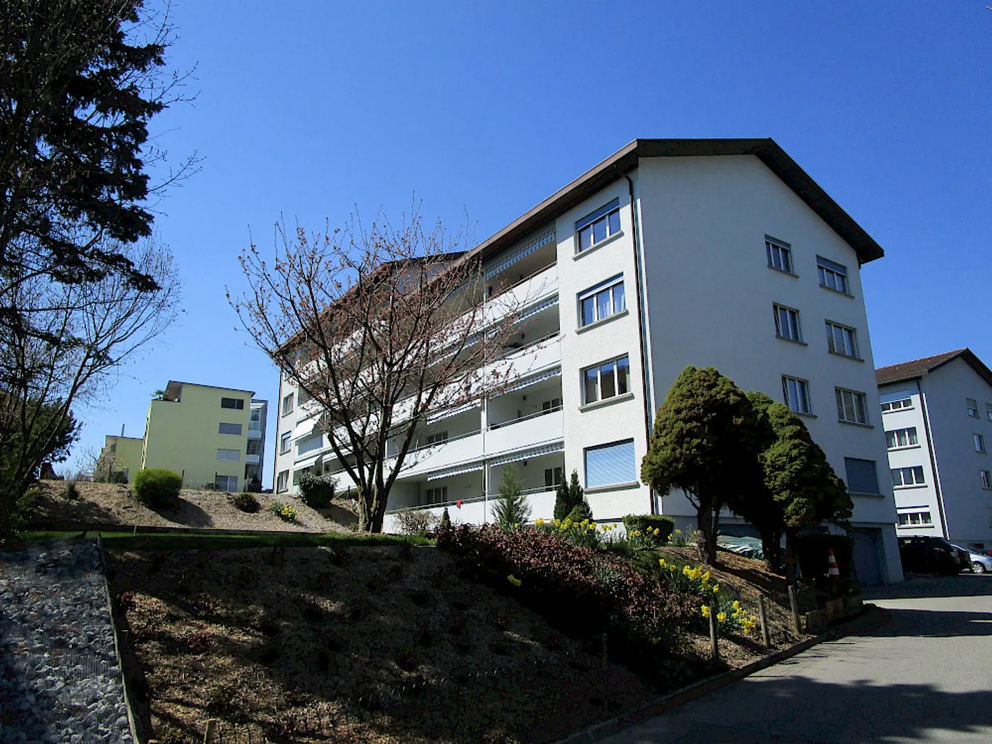 à la Peterstrasse 27 à Düdingen - Photo 1 sur 8