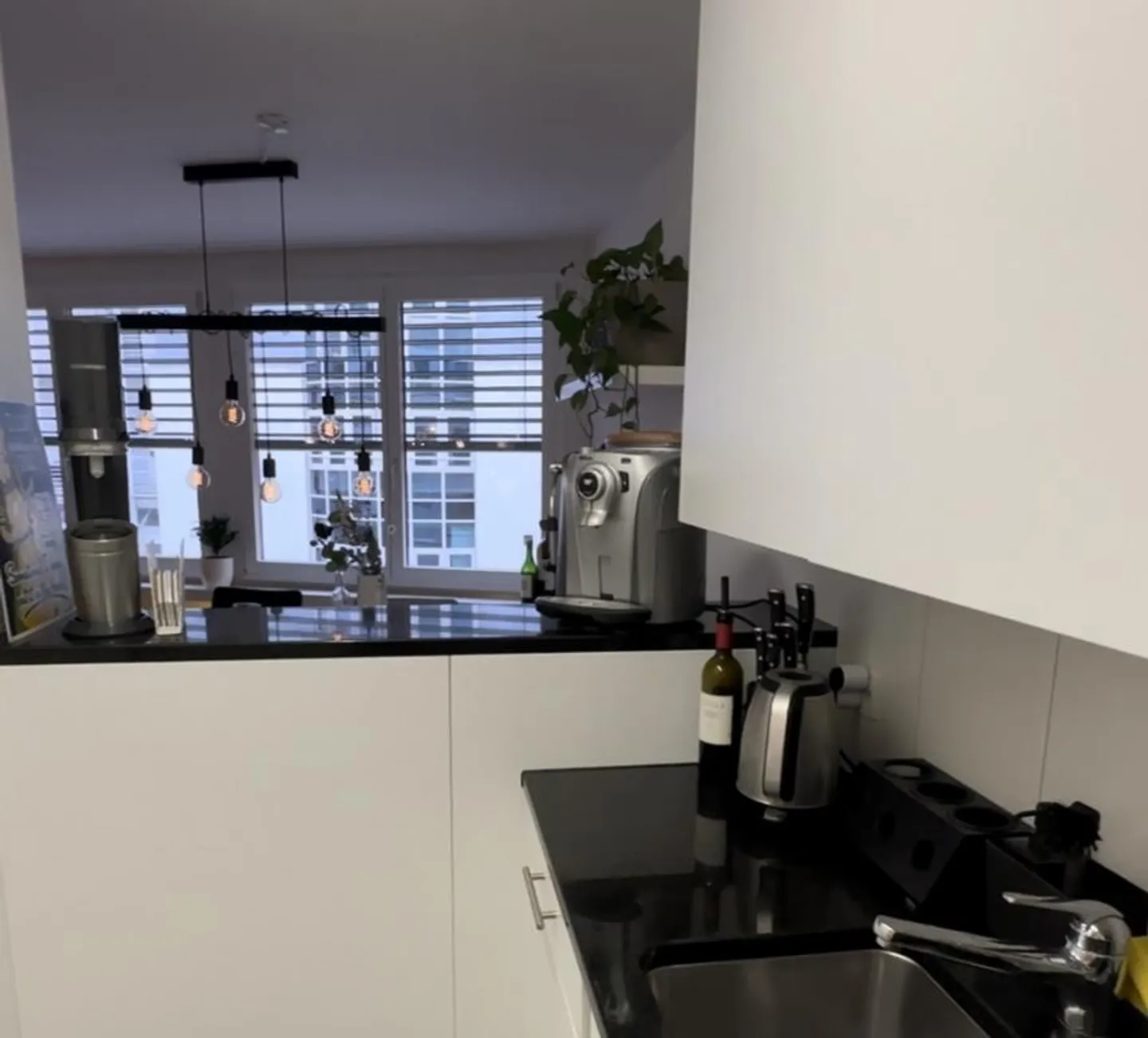 Al cuore della vita cittadina - accanto al teatro comunale, al Reuss, alla LUKB e alla stazione - Foto 3 di 8