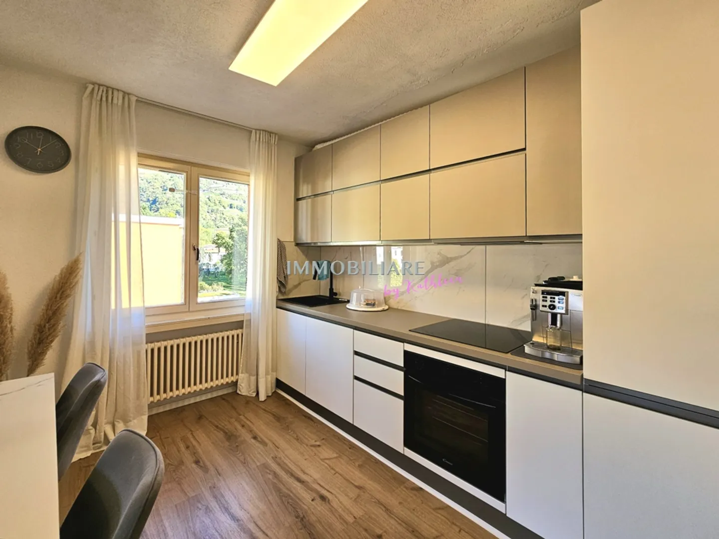 Appartement lumineux avec vue dégagée, dans un quartier calme et à faibles charges - Photo 4 sur 12