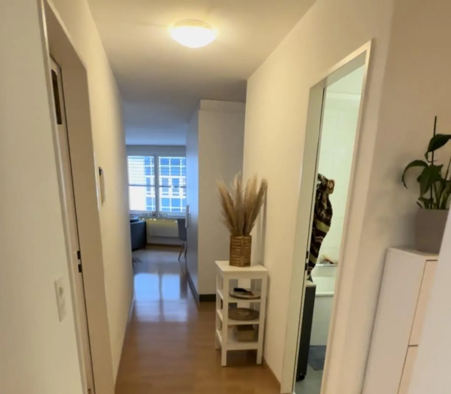 Al cuore della vita cittadina - accanto al teatro comunale, al Reuss, alla LUKB e alla stazione - Foto 7 di 8