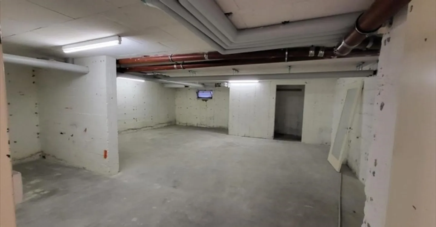 Deposito - Foto 1 di 3