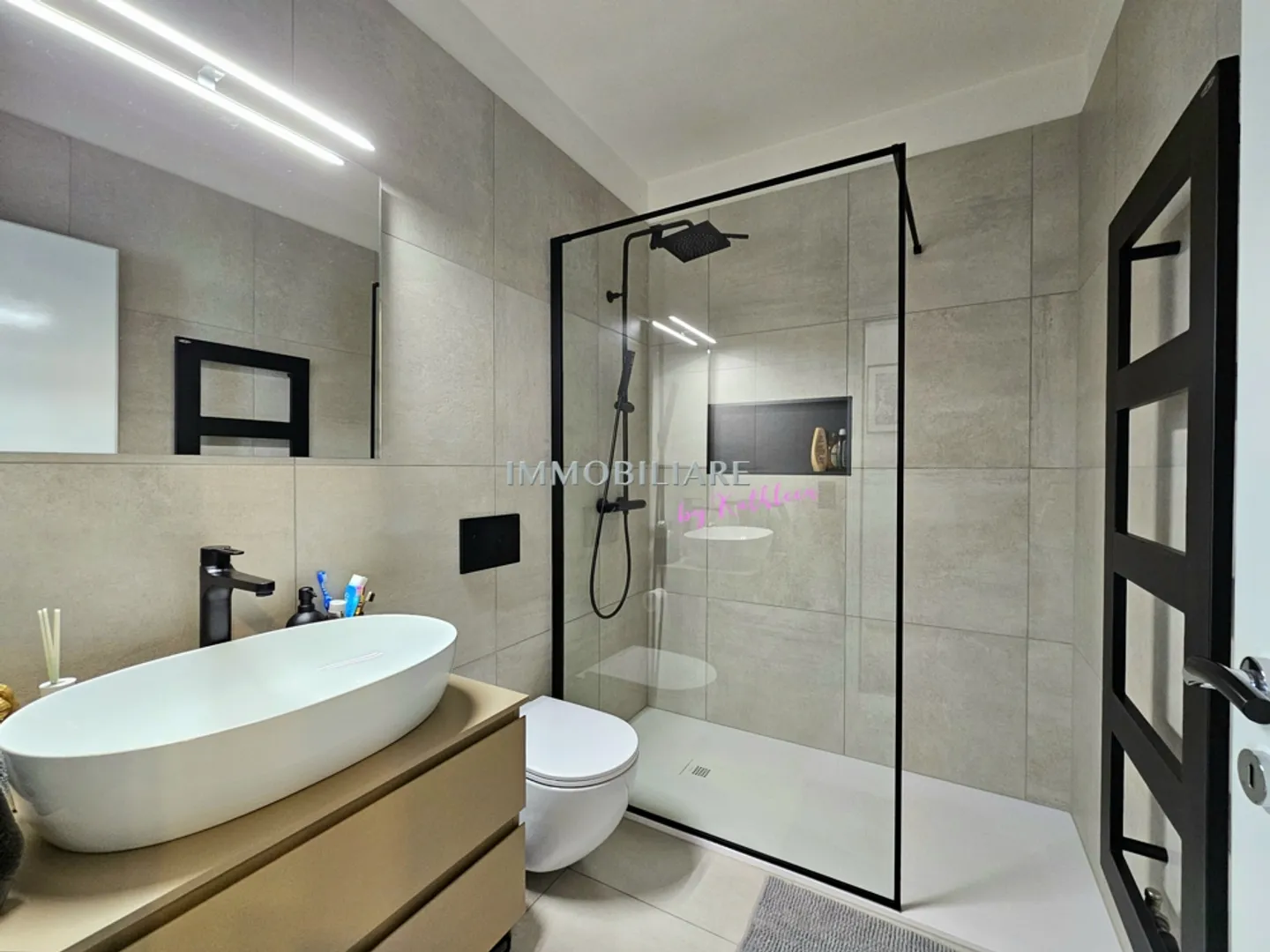 Appartement lumineux avec vue dégagée, dans un quartier calme et à faibles charges - Photo 11 sur 12