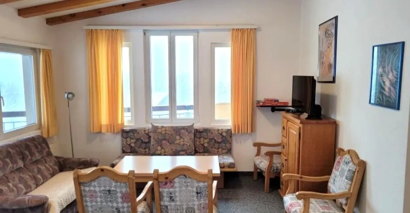 Apartment 4.5-13, high-quality 4.5-room apartment in the center with balcony and great view - Photo 1 of 10