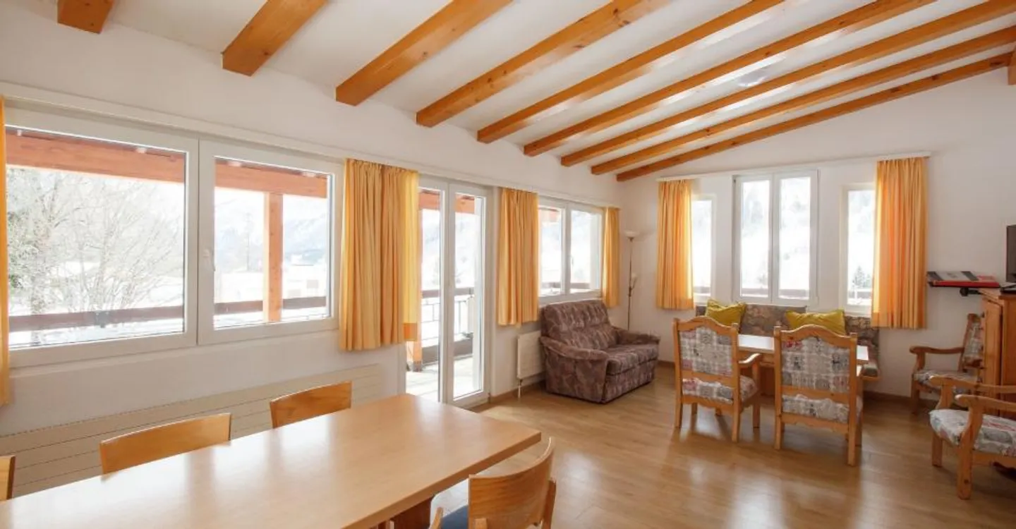 Apartment 4.5-13, high-quality 4.5-room apartment in the center with balcony and great view - Photo 2 of 10