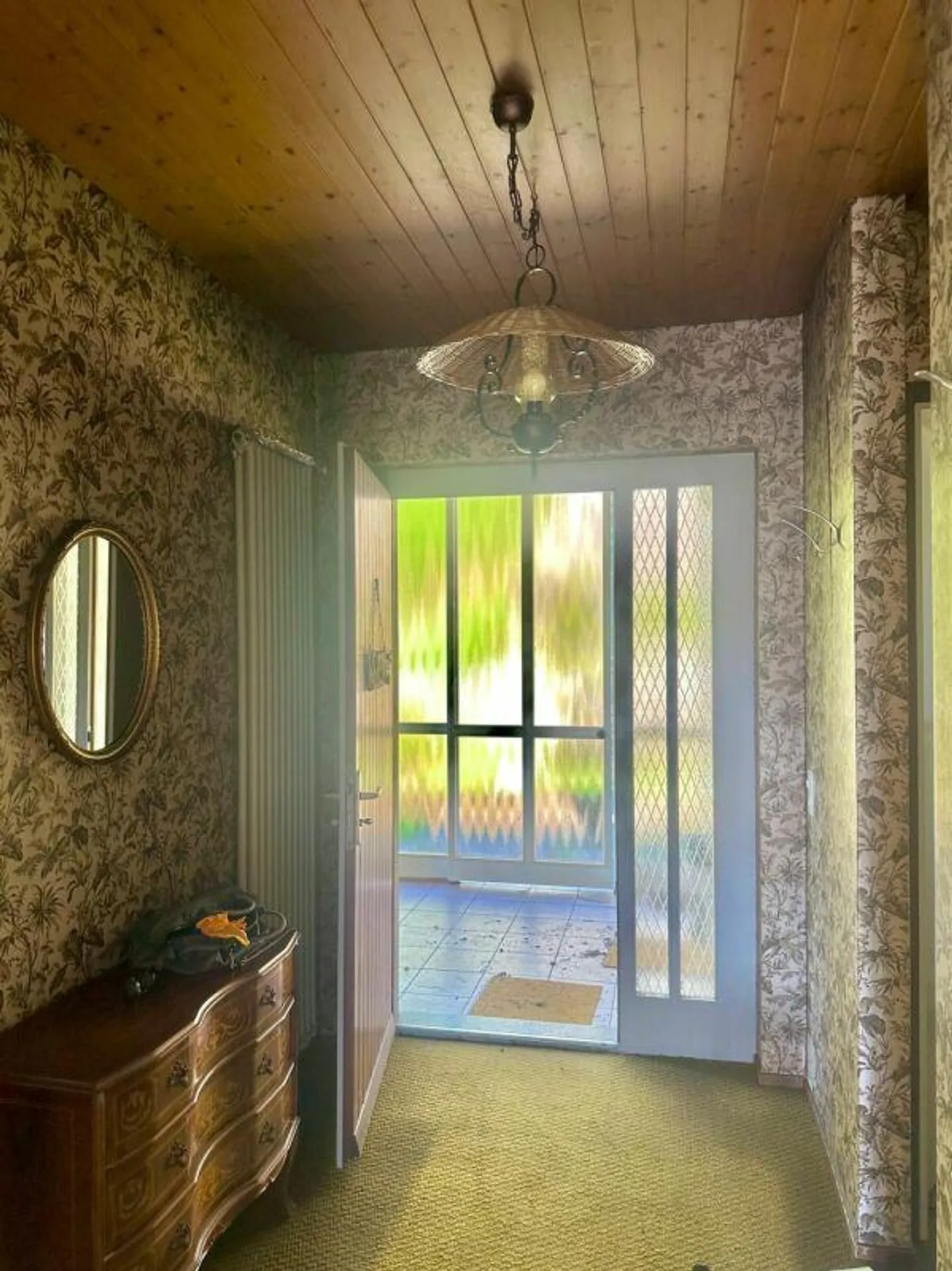 AGNO · TWO-FAMILY HOUSE WITH GARDEN IN A RESIDENTIAL AREA - Photo 7 of 11