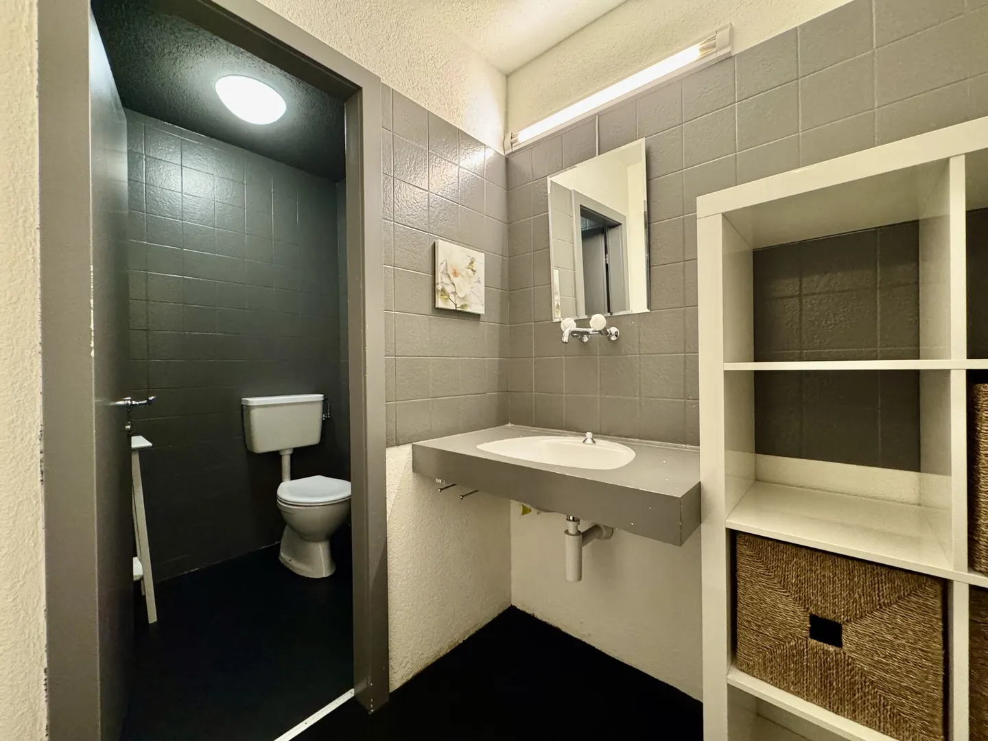Furnished Commercial Property - All-inclusive Rent including Utilities & Cleaning - Photo 3 of 7