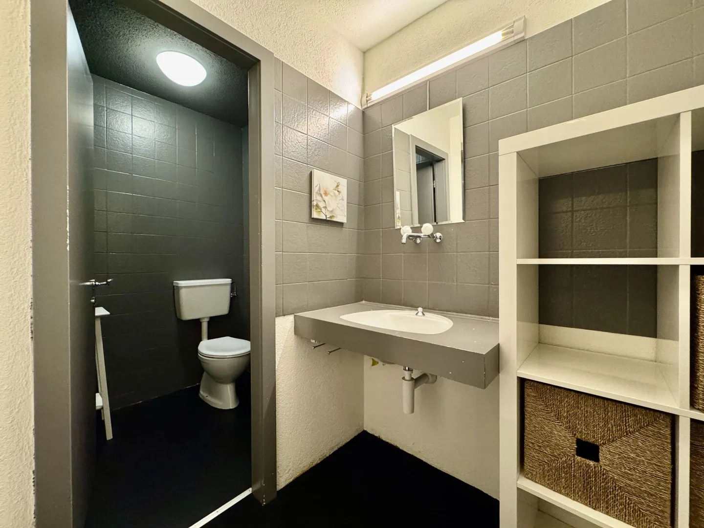 Furnished Commercial Property - All-inclusive Rent including Utilities & Cleaning - Photo 4 of 7
