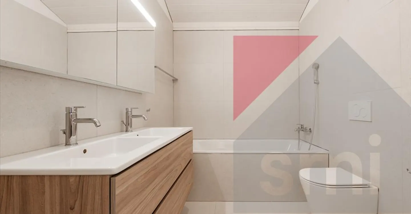 Geräumige 5-Zimmer-Villa mit harmonischen Oberflächen - Foto 11 von 13