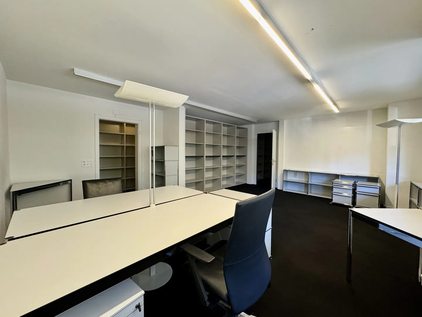 Furnished Commercial Property - All-inclusive Rent including Utilities & Cleaning - Photo 6 of 7